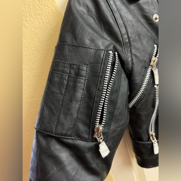 Toddler's black leather coat - Picture 3 of 4